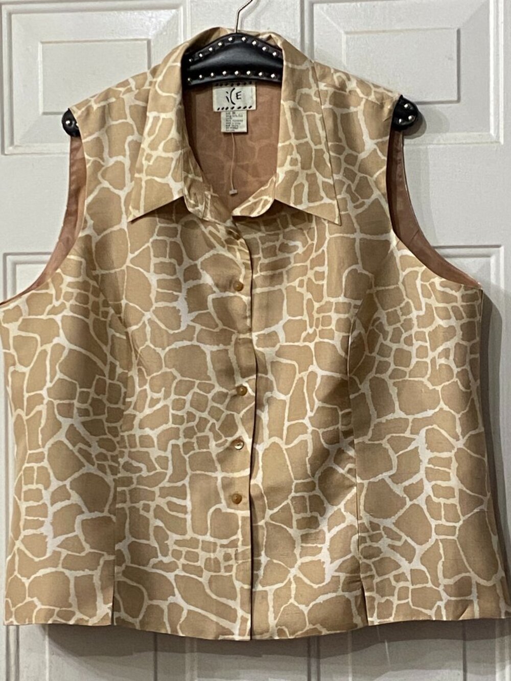 NEW ICE Silk Sz 1X Blouse Button Up Sleeveless Tan/Cream Animal Lined